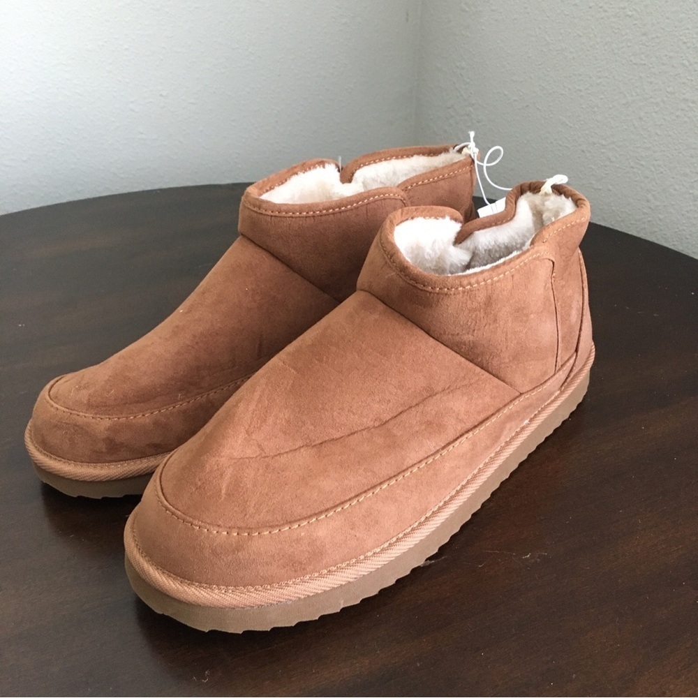 Old navy woman 9 Brown Faux fur boots